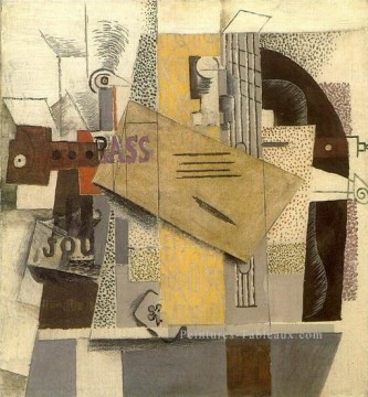  cubisme - Bouteille Bass clarinette guitare violon journal comme trefle Le violon 1913 cubisme Pablo Picasso